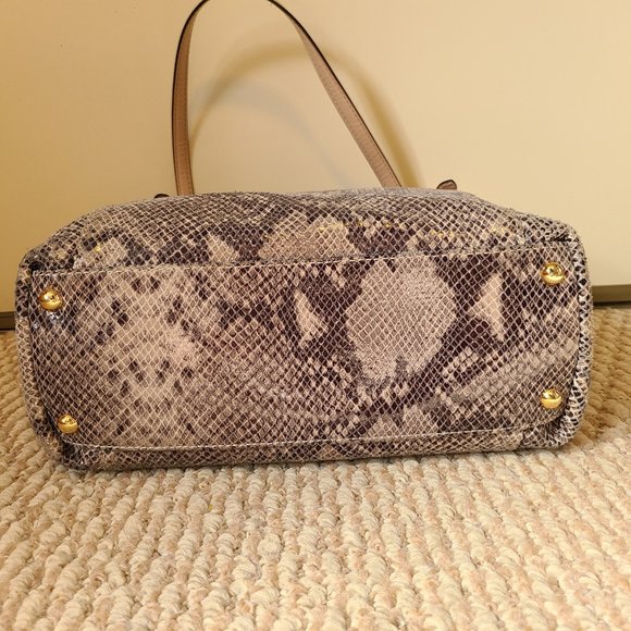 LIKE NEW "MICHAEL KORS" LEATHER TOTE BAG - Picture 8 of 9